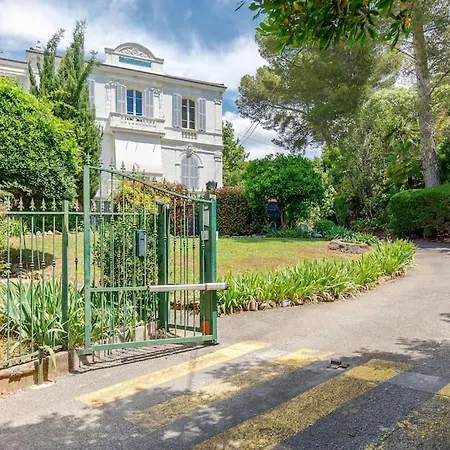 L'annonciade-calme-terrasse-parking Канны